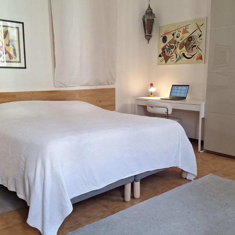 Stanza in appartamento condiviso nel centro storico di Parma - Deluxe Double or Twin Room - 1