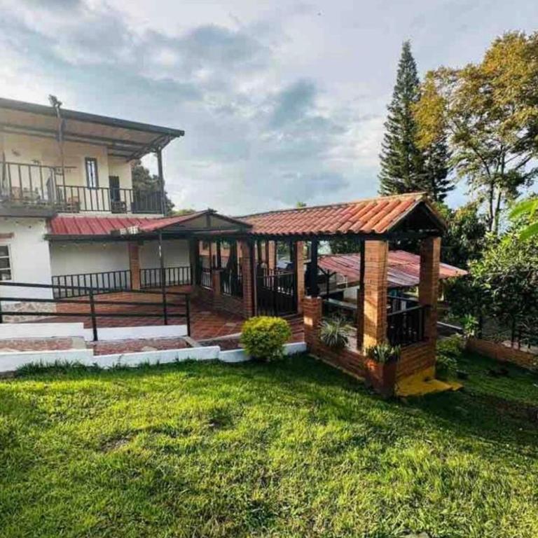 Los Pinos Casa de Campo - Casa de 4 dormitorios - 2