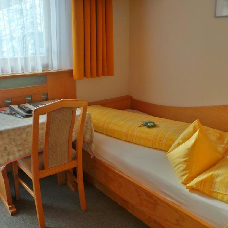 Sonnenhotel Soldanella Sonneck - Einzelzimmer mit Balkon - 2