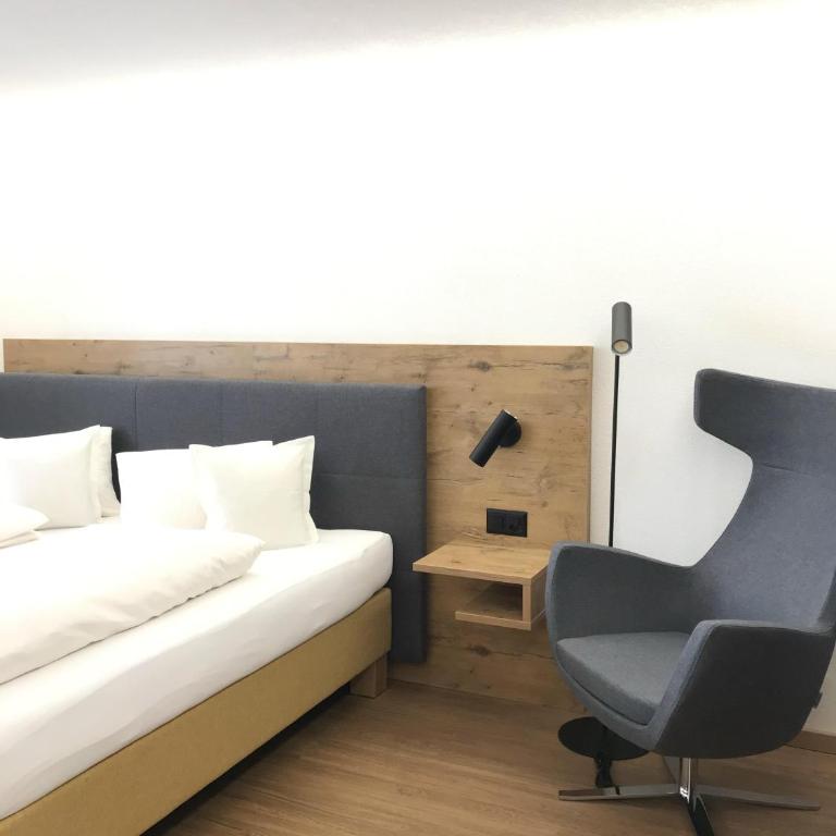 Sonnenhotel Soldanella Sonneck - Deluxe Zimmer mit Kingsize-Bett - 4