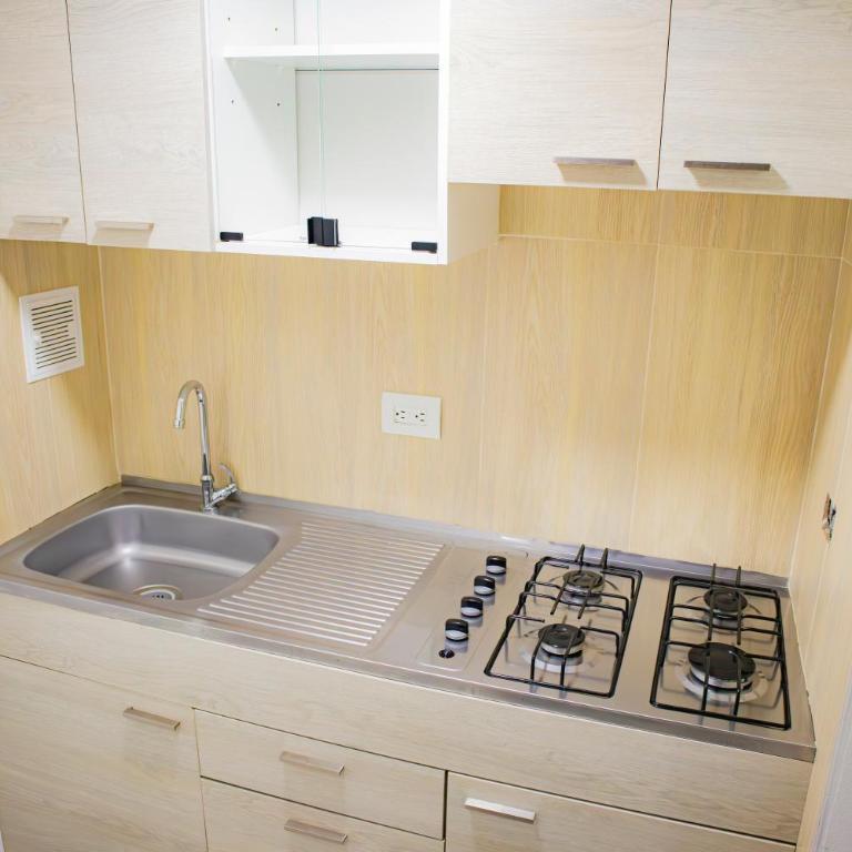 Hotel Santa Laura - Habitación Familiar - 6