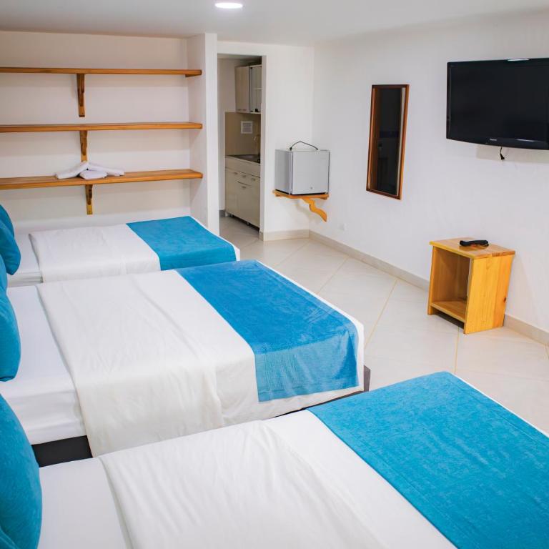 Hotel Santa Laura - Habitación Familiar - 9