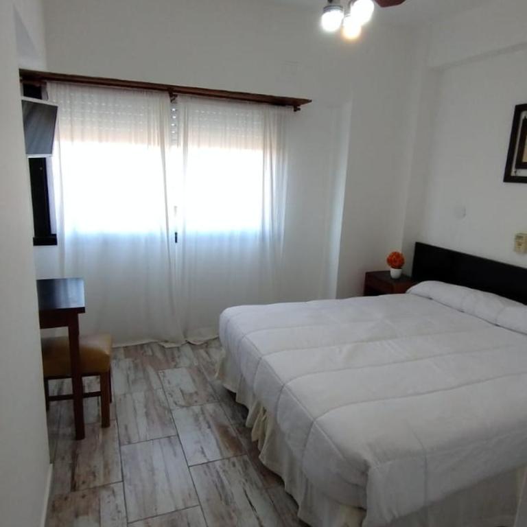 Hotel Cadi Palace - Habitación Doble - 1 o 2 camas - 3
