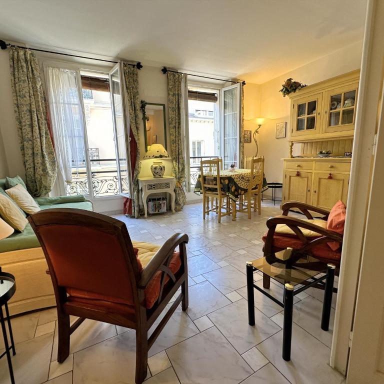 Provencal apartment - walk to beach and Palais - Apartment mit 2 Schlafzimmern - 1