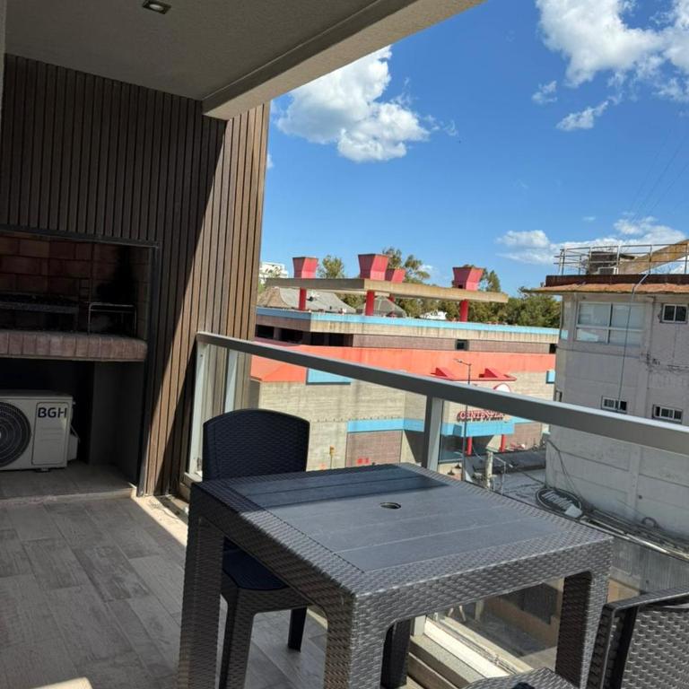 Departamento moderno y céntrico con pileta - Apartamento con balcón - 21