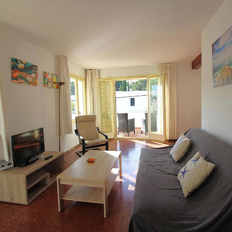 Villa Espaciosa con Jardín Cerca de la Playa - ES-228-168 - Casa - 26