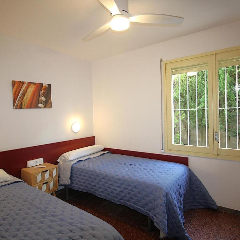 Villa Espaciosa con Jardín Cerca de la Playa - ES-228-168 - Casa - 32