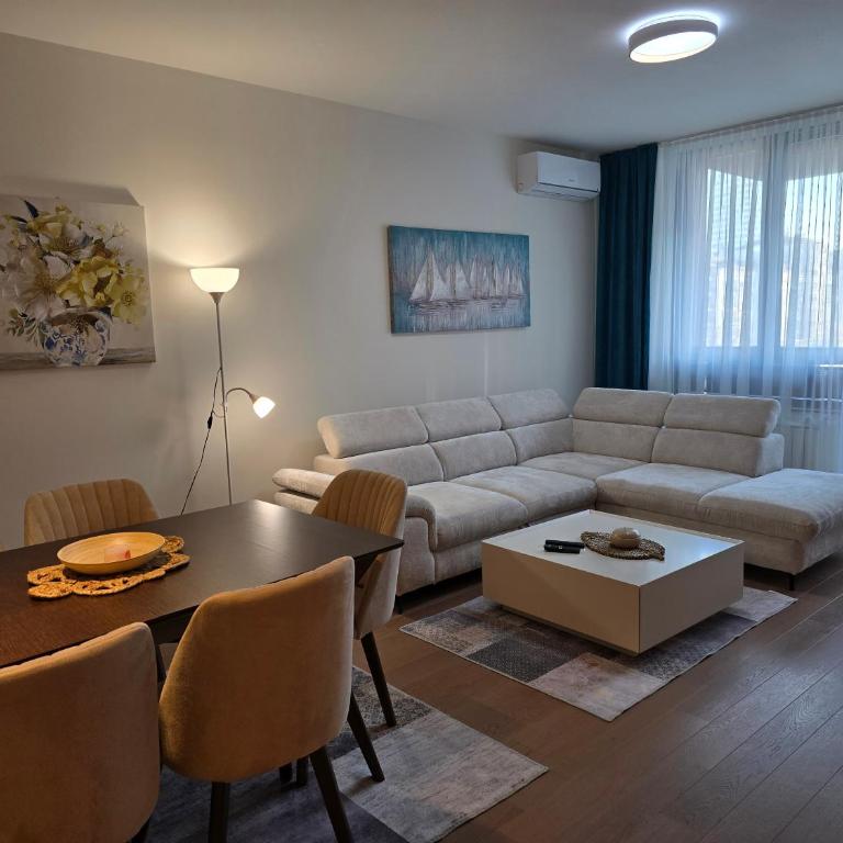 BW Quartet 303 deluxe apartments - Two-Bedroom Apartment - 1