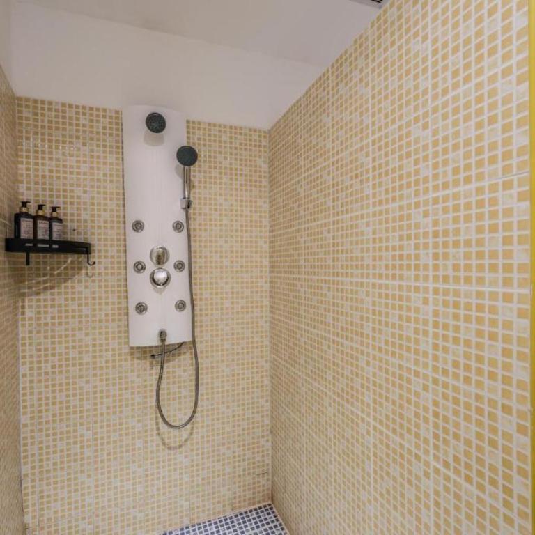 ARCO Gran Via Boutique Apartments - Estudio con cama extragrande y sofá cama - 9