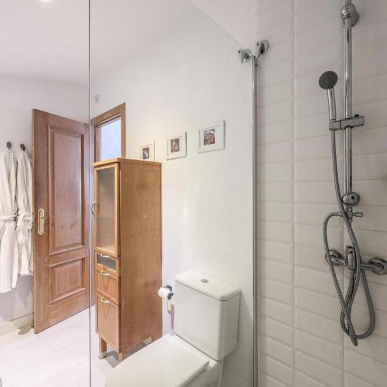 ARCO Gran Via Boutique Apartments - Apartamento de 2 dormitorios con balcón y terraza - 10