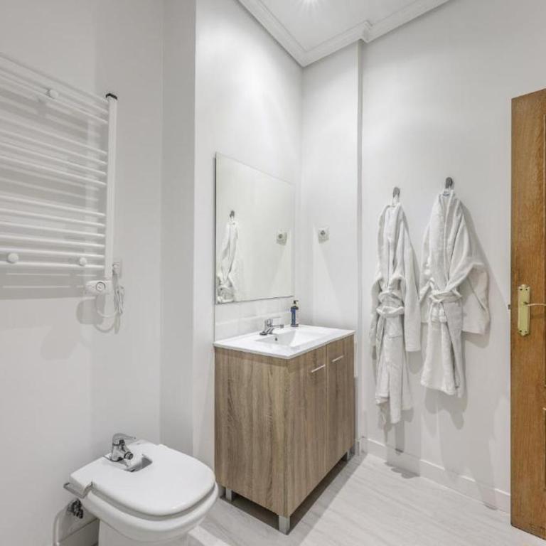 ARCO Gran Via Boutique Apartments - Apartamento con vistas y balcón - 7