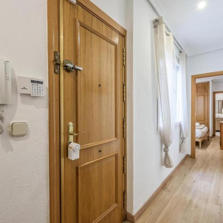 ARCO Gran Via Boutique Apartments - Apartamento con vistas y balcón - 10