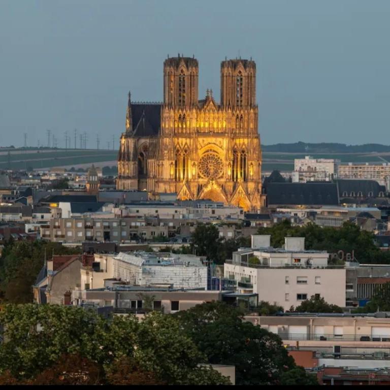 Family - Reims Cathedral View - City Break - Two-Bedroom Apartment - 18