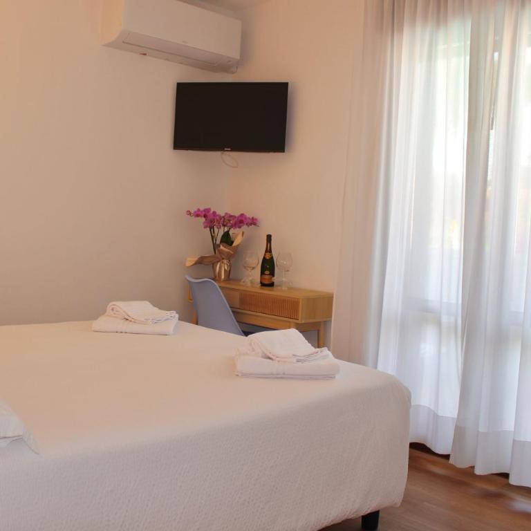 Hotel Rosa Dei Venti - Camera Matrimoniale con Letto Supplementare - 5