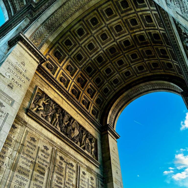Design & Comfort between Arc de Triomphe & Eiffel Tower - Appartement 2 Chambres - 38