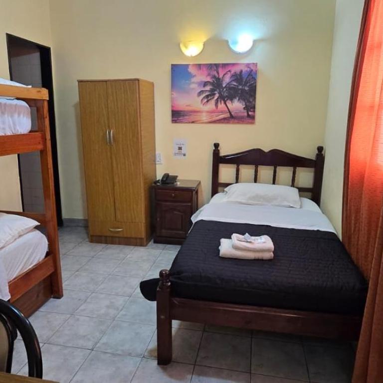 Hotel Paris - Habitación Triple Estándar - 4