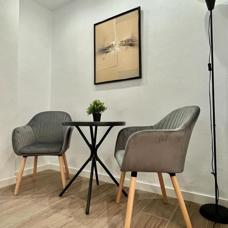 Modern Centric Apartment - One-Bedroom Apartment - 5