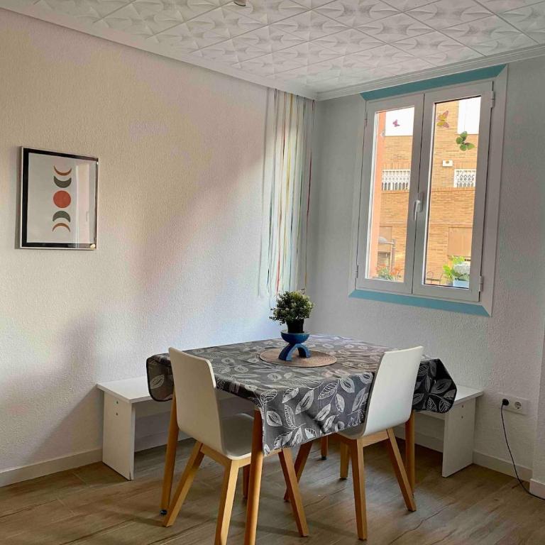 Modern Centric Apartment - One-Bedroom Apartment - 9