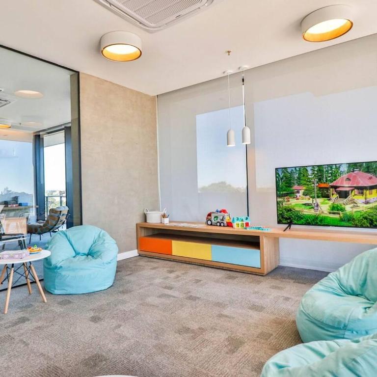 Modern 1BR, High-Speed WiFi, Shopping del Sol - Apartamento - 13