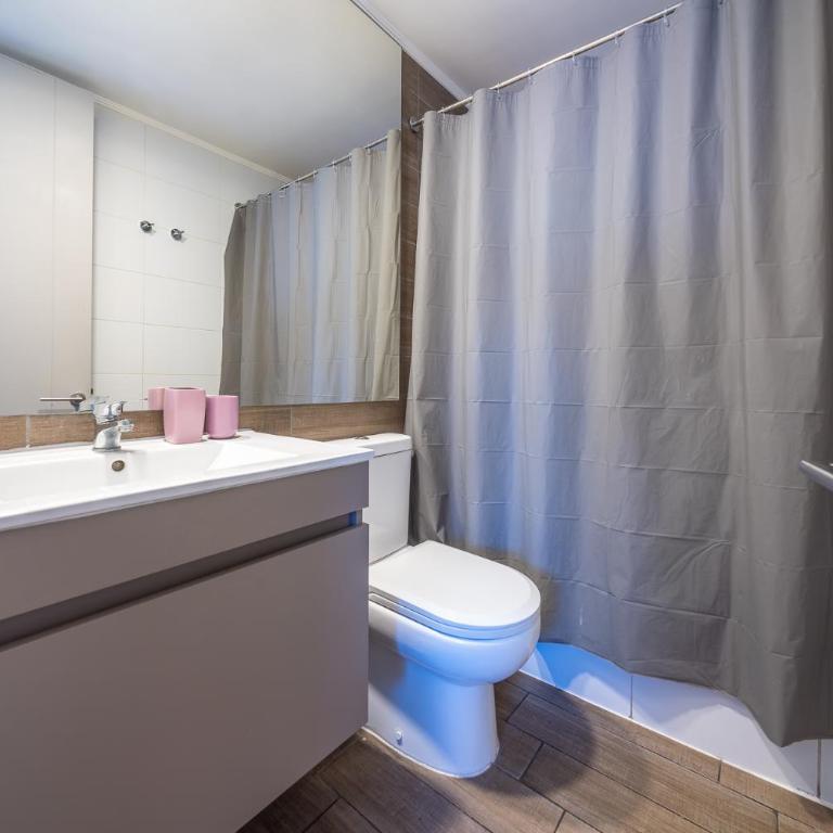 Encalada Apartments by Mr BnB - One-Bedroom Apartment with Balcony - 1
