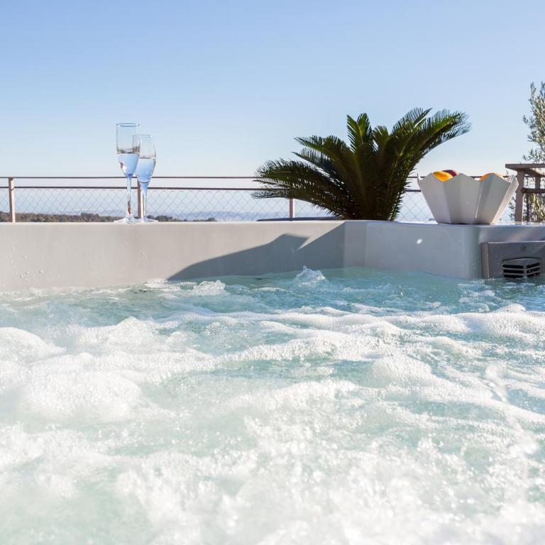 Rahal Etna Luxury Retreat- Private Heated Jacuzzi 98F & Infinity Pool - Appartamento con 2 Camere da Letto e Piscina in Comune - 12