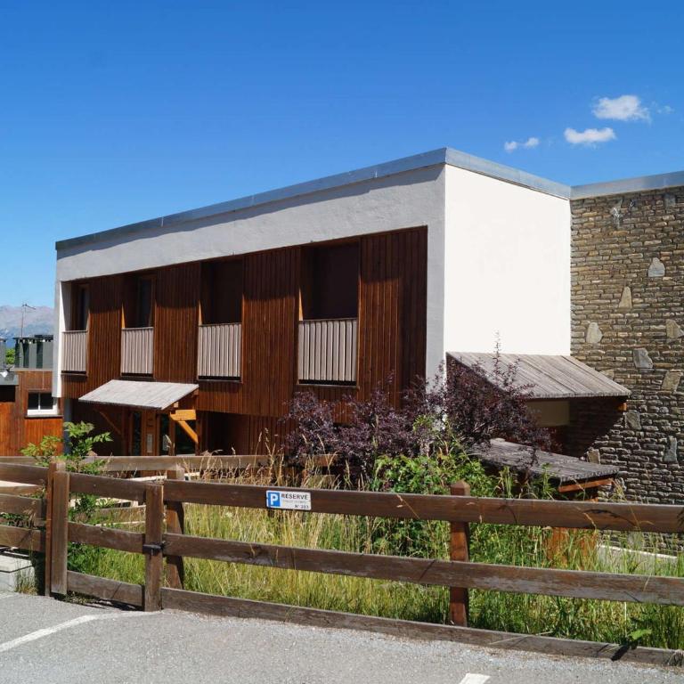 Appartement cosy à Pra-Loup 1600, 2 chambres, terrasse, parking - FR-1-165A-206 - Appartement - 16