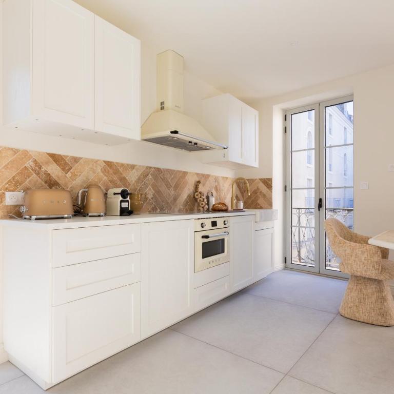 Duplex d'architecte 2 chambres Balcon face Thermes - Two-Bedroom Apartment - 12