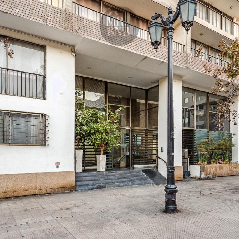 Central, bright and with a view of the mountain range - One-Bedroom Apartment with Balcony and Mountain View - 15