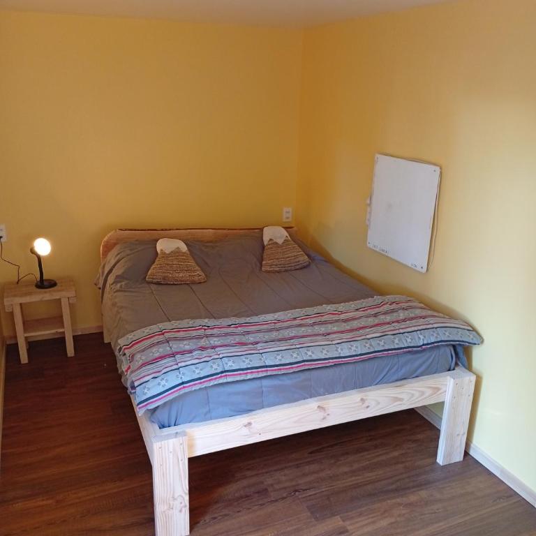 Willhouse Hostel - Standard Double Room with Shared Bathroom - 1