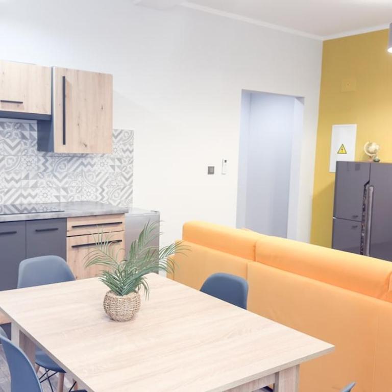 Residenza Santa Anastasia Yellow Balcony and lift in Piazza Erbe - Appartamento con 1 Camera da Letto - 17