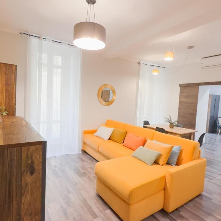 Residenza Santa Anastasia Yellow Balcony and lift in Piazza Erbe - Appartamento con 1 Camera da Letto - 22