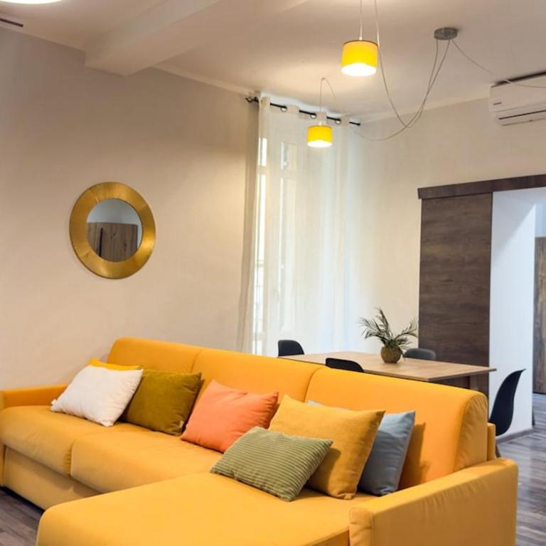 Residenza Santa Anastasia Yellow Balcony and lift in Piazza Erbe - Appartamento con 1 Camera da Letto - 48