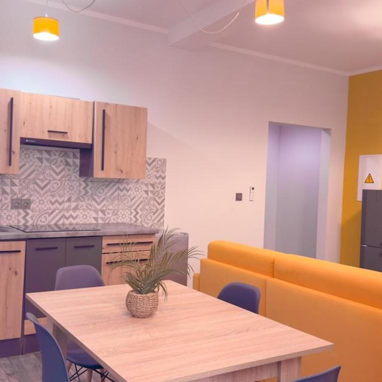 Residenza Santa Anastasia Yellow Balcony and lift in Piazza Erbe - Appartamento con 1 Camera da Letto - 66