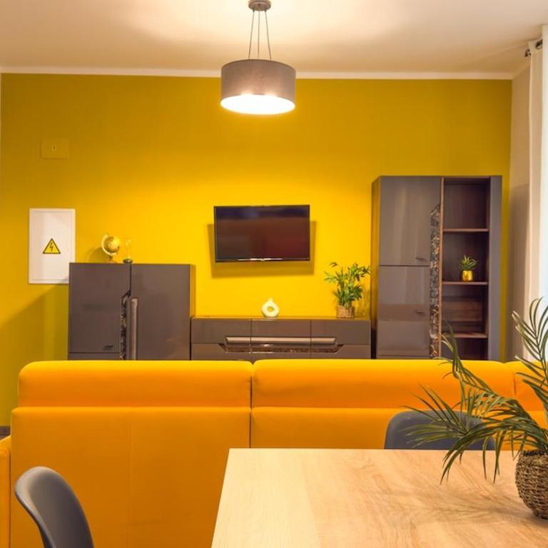 Residenza Santa Anastasia Yellow Balcony and lift in Piazza Erbe - Appartamento con 1 Camera da Letto - 82
