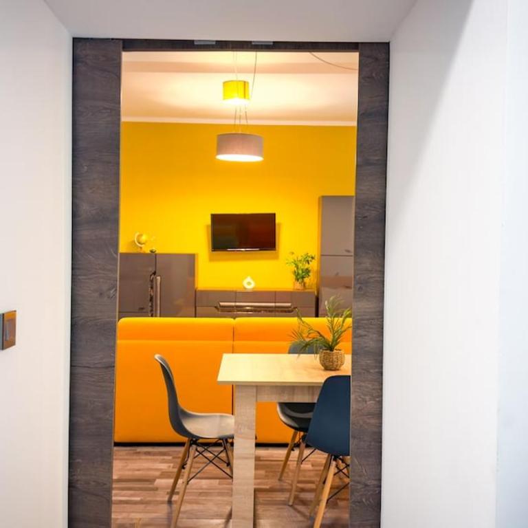 Residenza Santa Anastasia Yellow Balcony and lift in Piazza Erbe - Appartamento con 1 Camera da Letto - 91