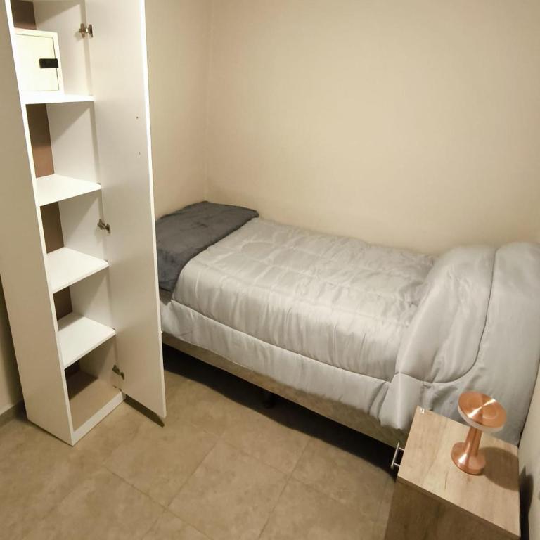 Parvis Magna HOSTAL - Standard Single Room with Shared Bathroom - 1