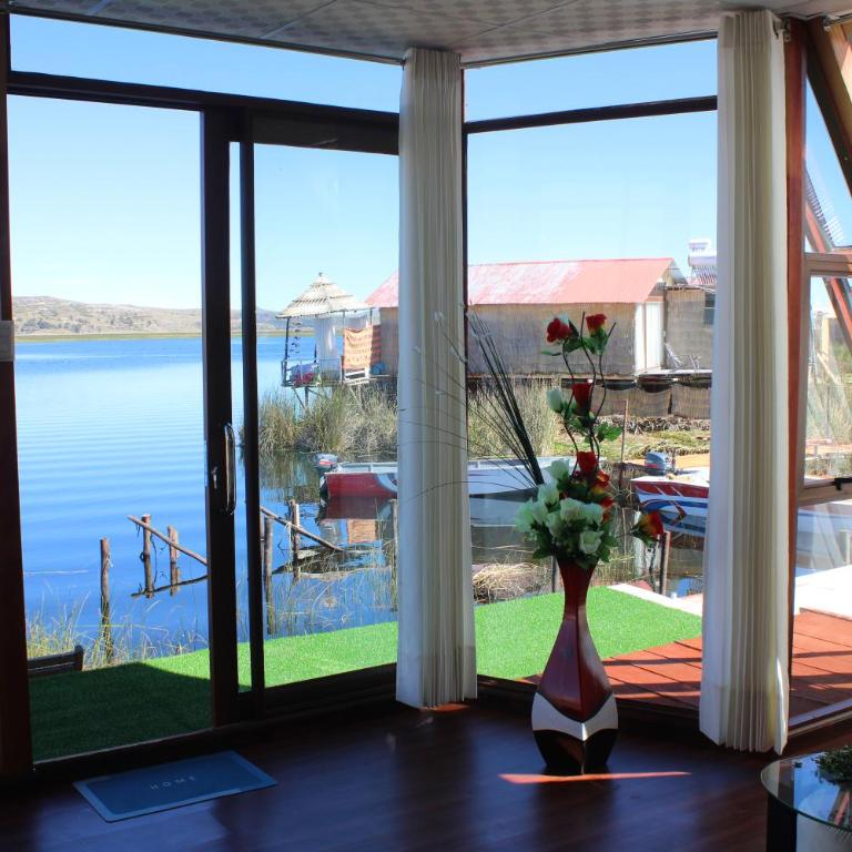 Uros Titicaca Floating Bed - Quadruple Room with Lake View - 2