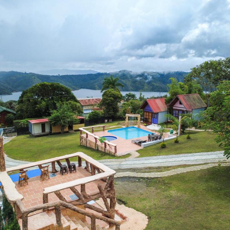 Casa Horizonte | Piscina, Zona social, Vista Lago - Casa de 4 dormitorios - 11