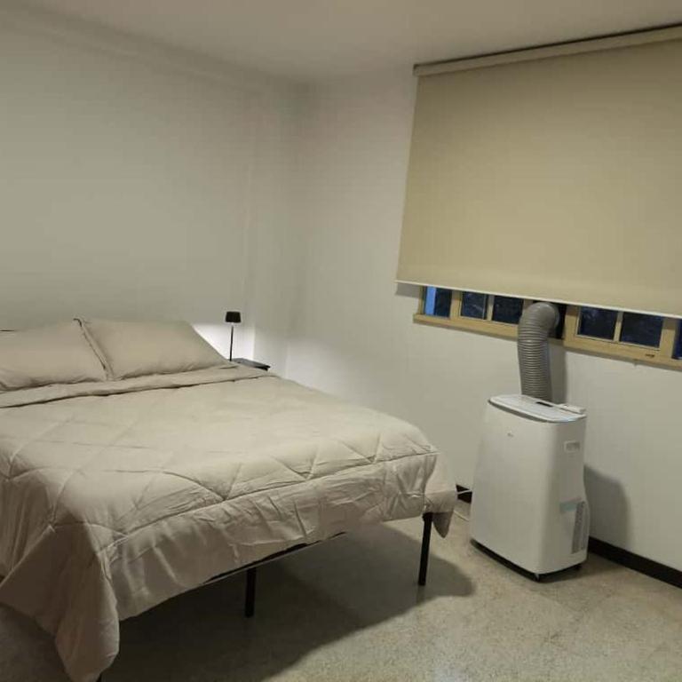 Apartamento Espacioso Como Nuevo con 2 Habitaciones y a 5 minutos de San Bernardino con Ascensor Operativo - Two-Bedroom Apartment - 3