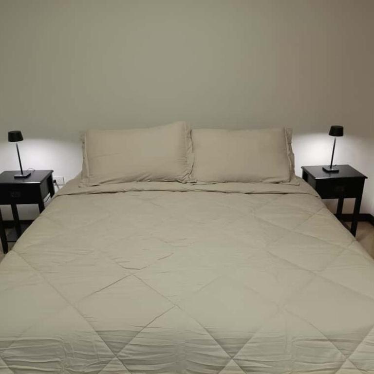 Apartamento Espacioso Como Nuevo con 2 Habitaciones y a 5 minutos de San Bernardino con Ascensor Operativo - Two-Bedroom Apartment - 8