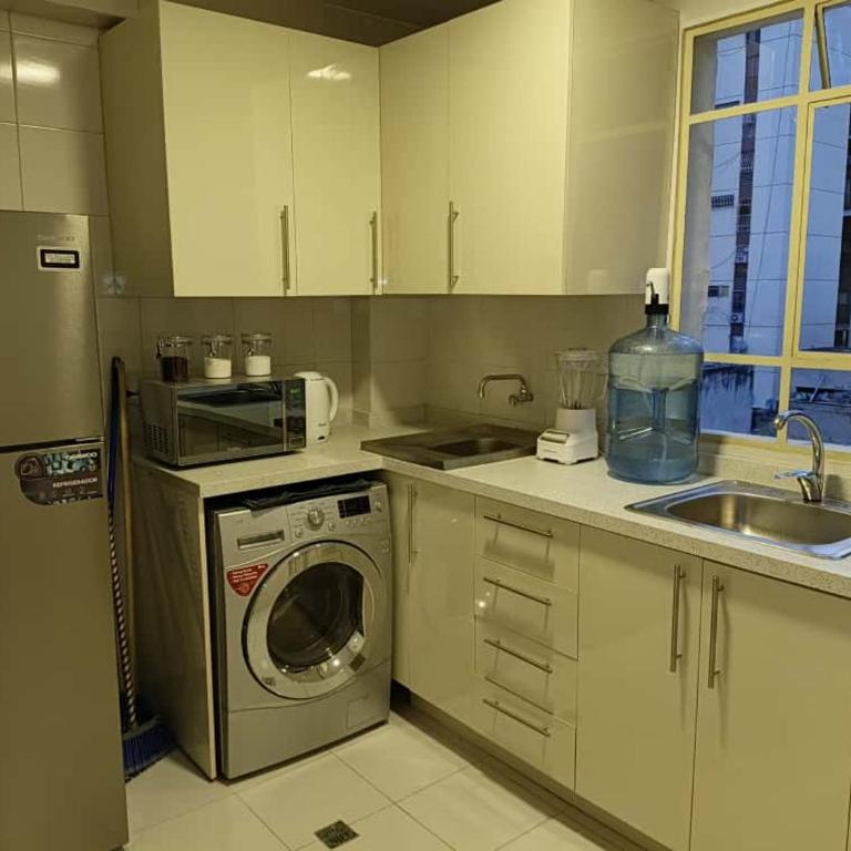 Apartamento Espacioso Como Nuevo con 2 Habitaciones y a 5 minutos de San Bernardino con Ascensor Operativo - Two-Bedroom Apartment - 15