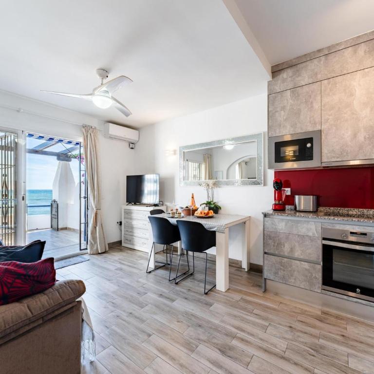 Modern Beachfront Escape, Calahonda - Apartamento de 1 dormitorio - 8