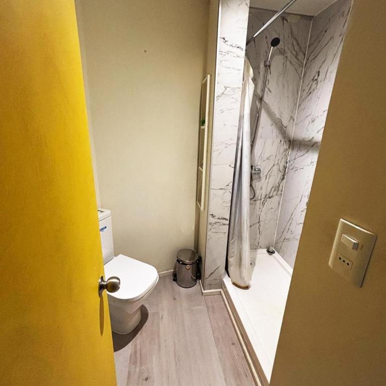 Hostal ídem - Quadruple Room - 8