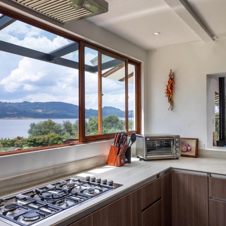 FINCA TUTASUA Lake View Luxury House - Villa - 15