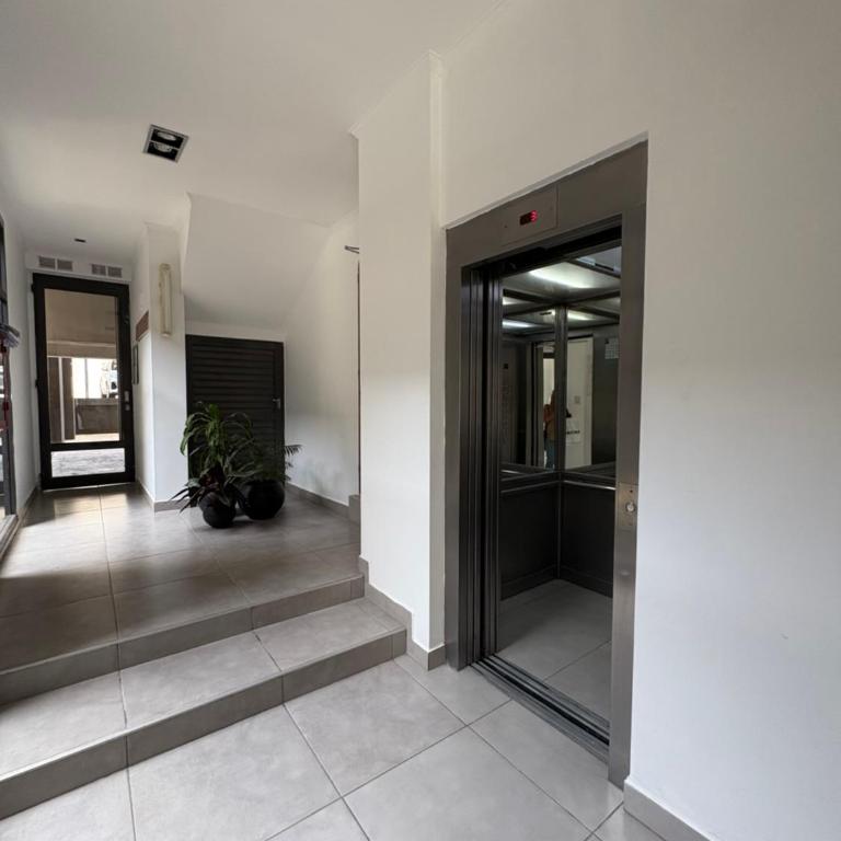 Paraná Suite Alem - One-Bedroom Apartment - 13