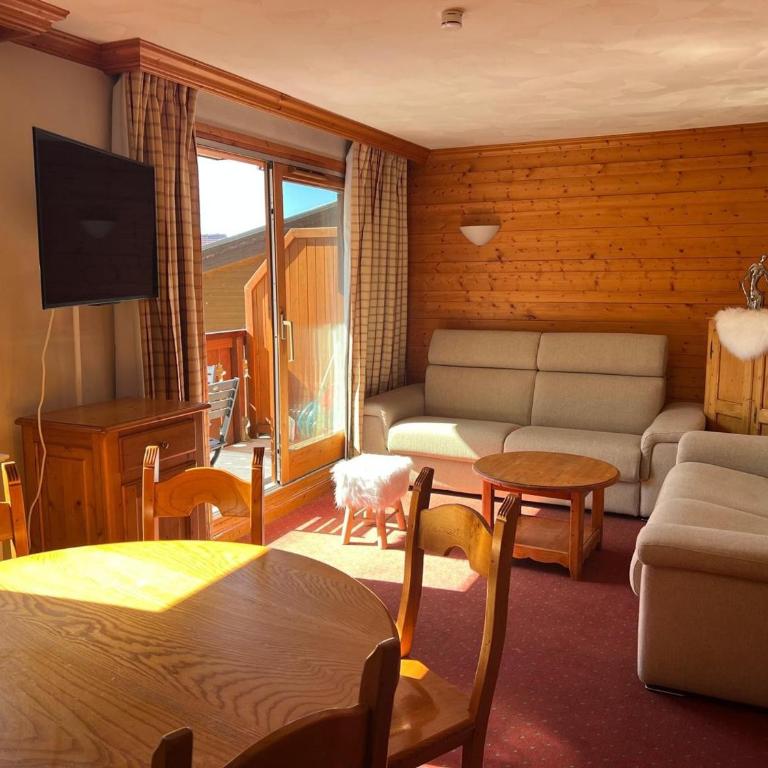 Appartement confortable 3 pièces, piscine et parking, proche pistes à Plagne Villages - Two-Bedroom Apartment - 1