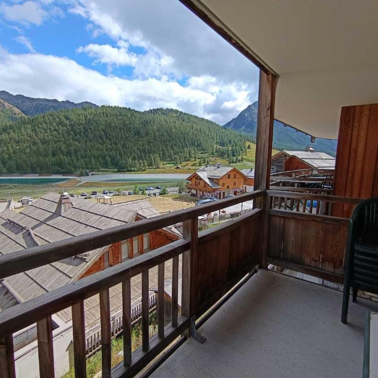 Appartement lumineux sud avec terrasse, garage couvert, accès direct piste - FR-1-445-230 - Apartment - 3