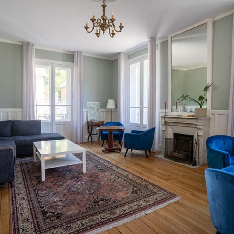 Grande demeure avec piscine couverte et parking pour 15 personnes - FR-1-858-4 - Maison de Vacances - 20
