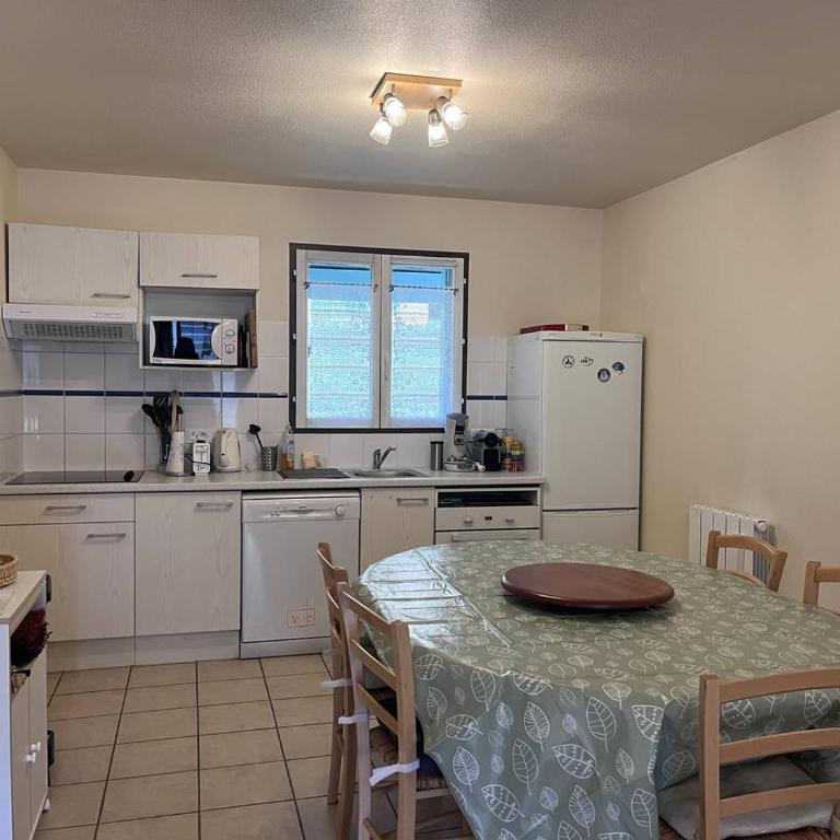 Chalet familial pour 10 pers. avec parking à Cauterets - FR-1-812-150 - Maison de Vacances - 2