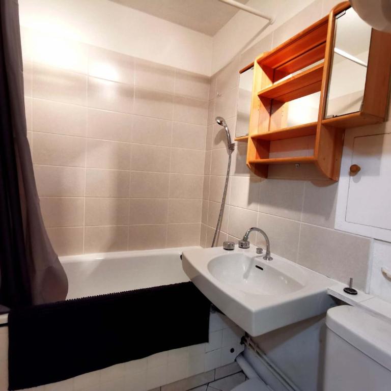 Studio cabine pieds pistes, proche école de ski, Adrets-Prapoutel - Appartement 1 Chambre - 6